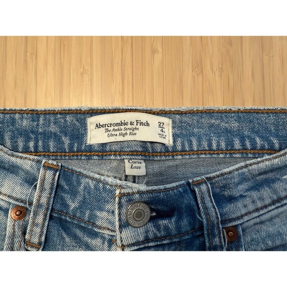 Abercrombie & Fitch High Rise Distressed Blue Jeans - Picture 4 of 4